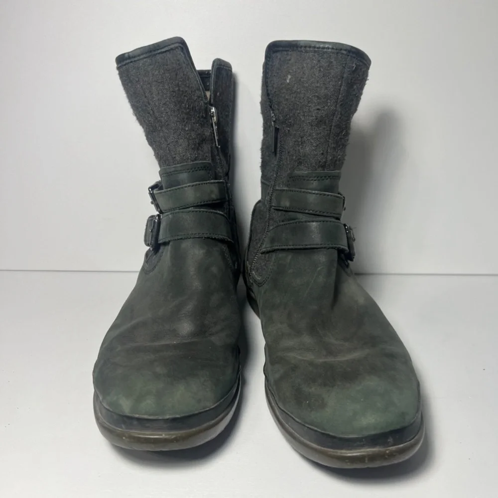 UGG Simmens Women's 8.5 Leather and Flannel Black Buckle Biker Boots - Picture 6 of 6